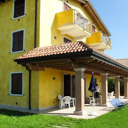 Apartment Locazione Turistica Casa Gialla